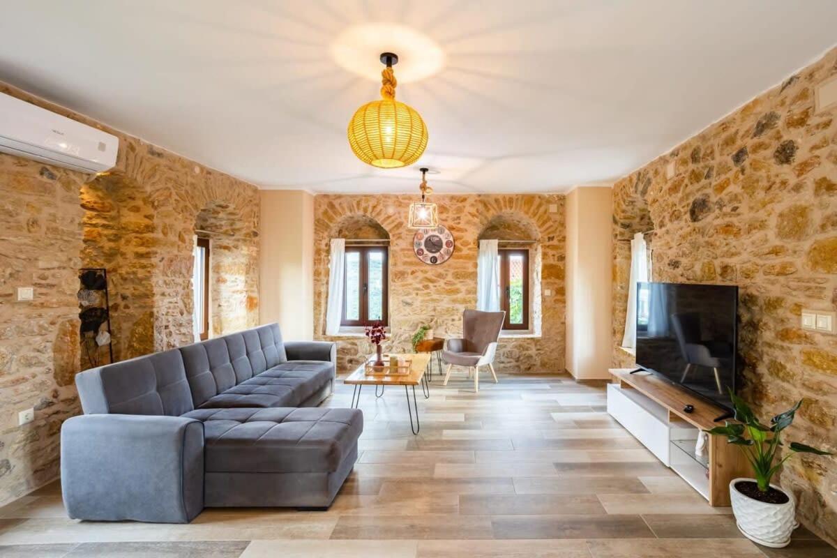 Mantineia Stone Villa-An Ethereal Getaway Megali Mantineia Eksteriør billede