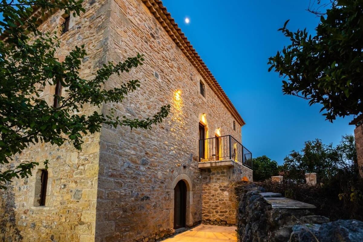 Mantineia Stone Villa-An Ethereal Getaway Megali Mantineia Eksteriør billede